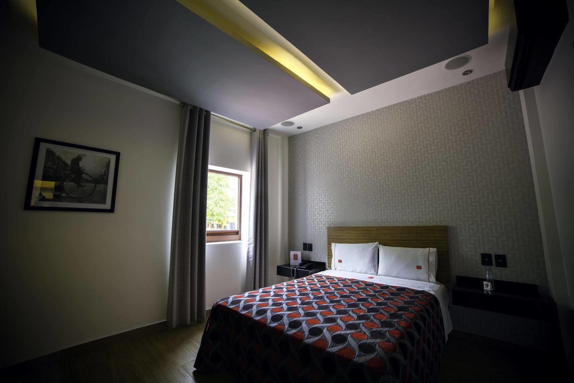 Six Hotel Guadalajara Expiatorio Dış mekan fotoğraf