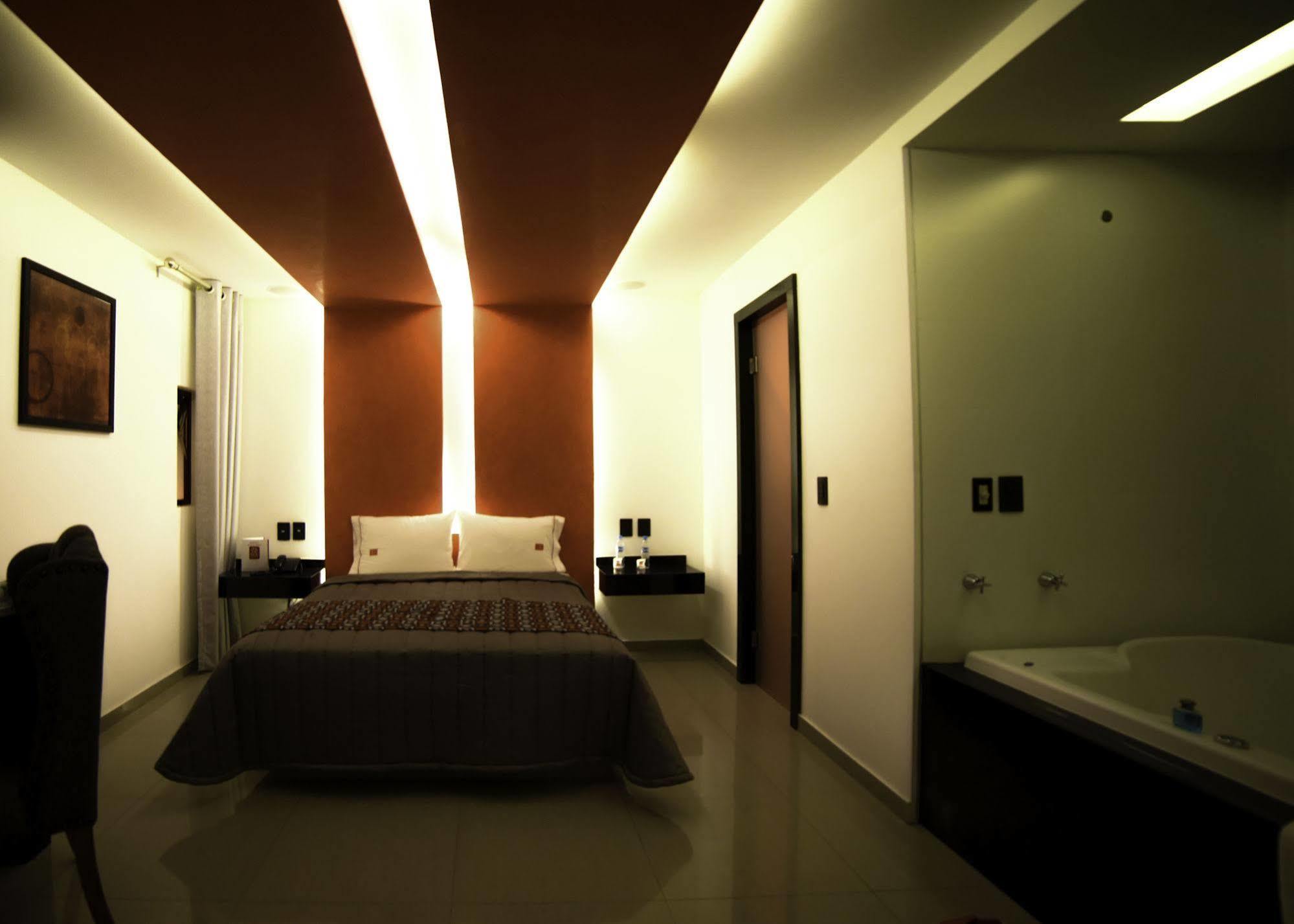 Six Hotel Guadalajara Expiatorio Dış mekan fotoğraf